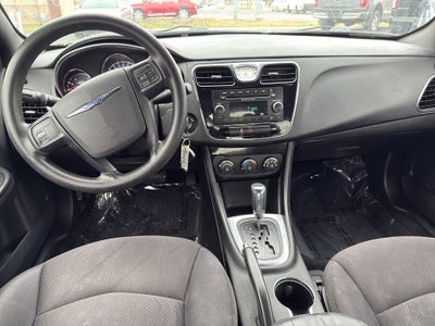 2012 Chrysler 200 LX