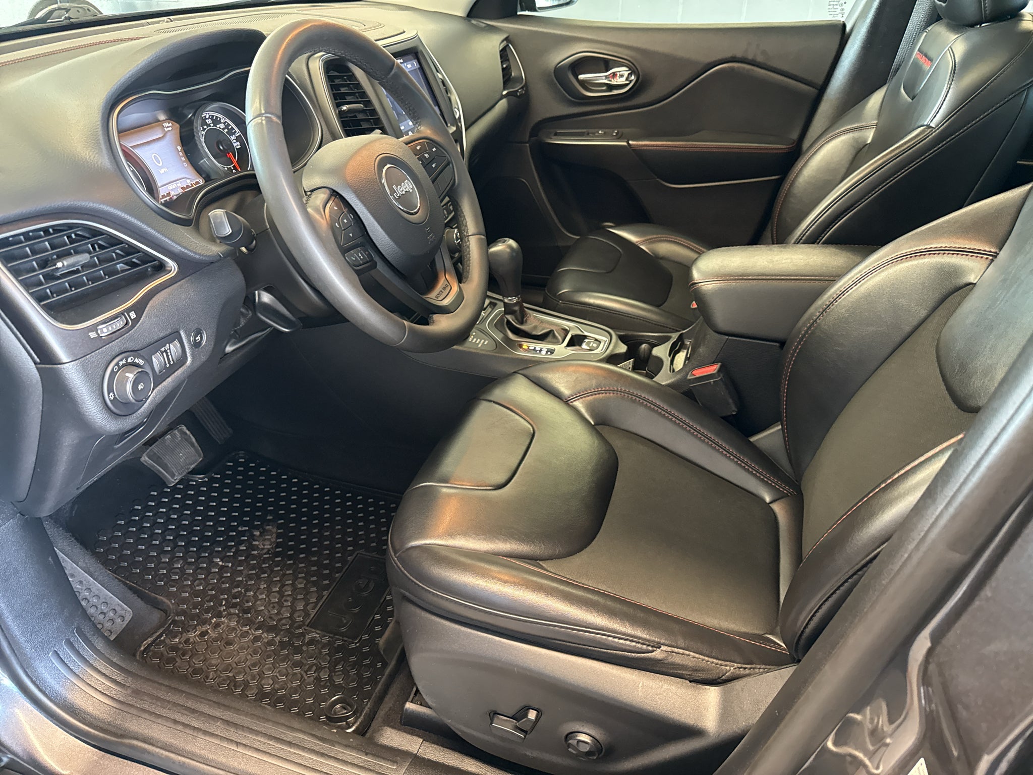 2020 Jeep Cherokee Trailhawk