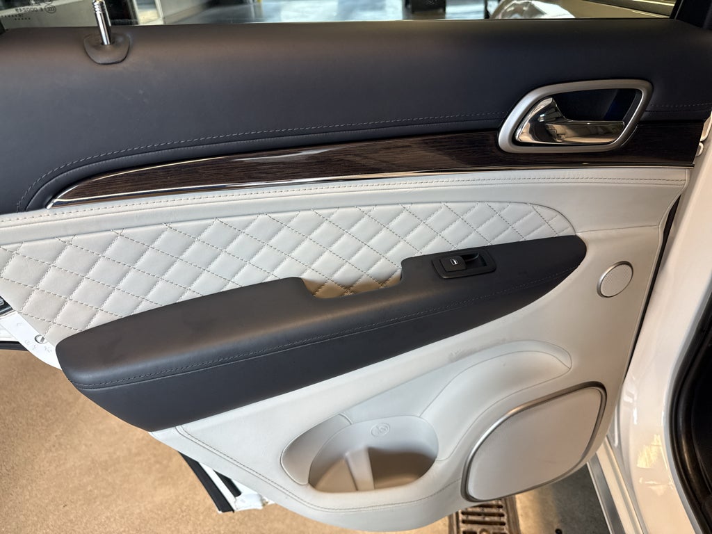 2017 Jeep Grand Cherokee Summit