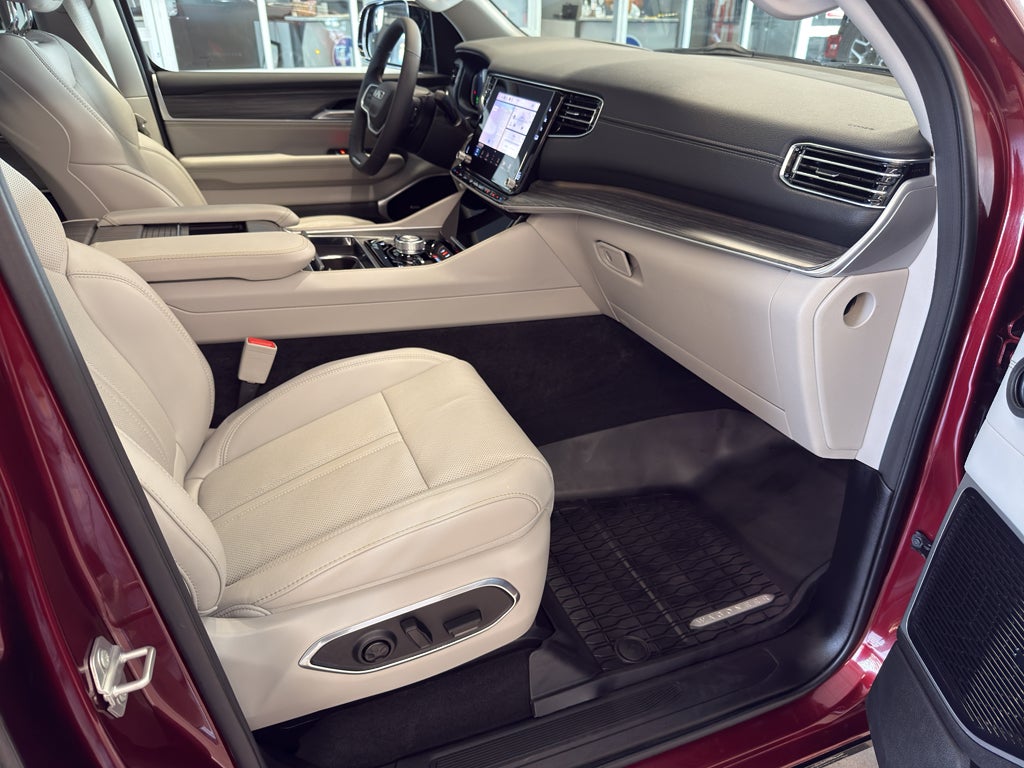 2024 Jeep Wagoneer L Series III