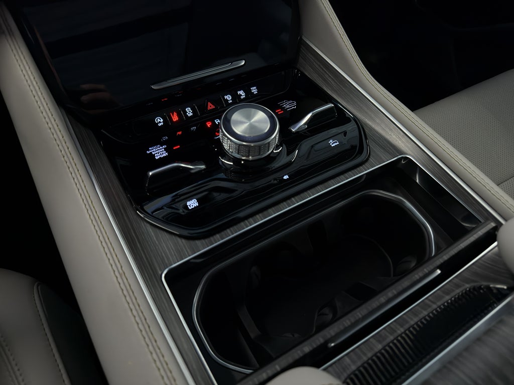 2024 Jeep Wagoneer L Series III