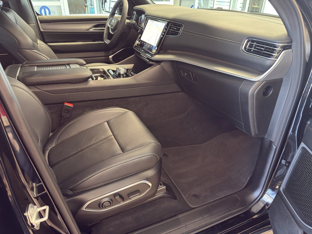 2026 Jeep Grand Wagoneer Limited Altitude
