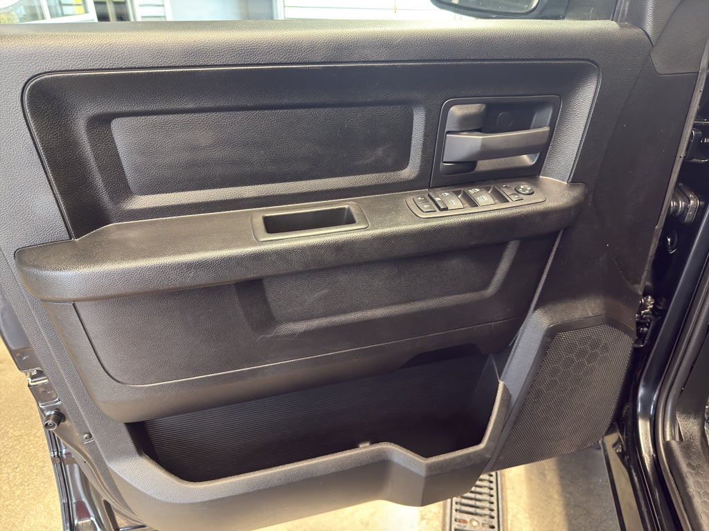 2022 RAM 1500 Classic Express