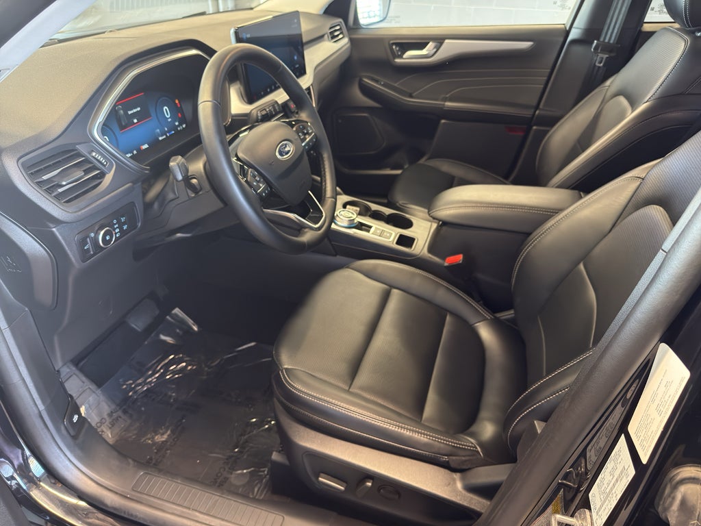 2025 Ford Escape Platinum