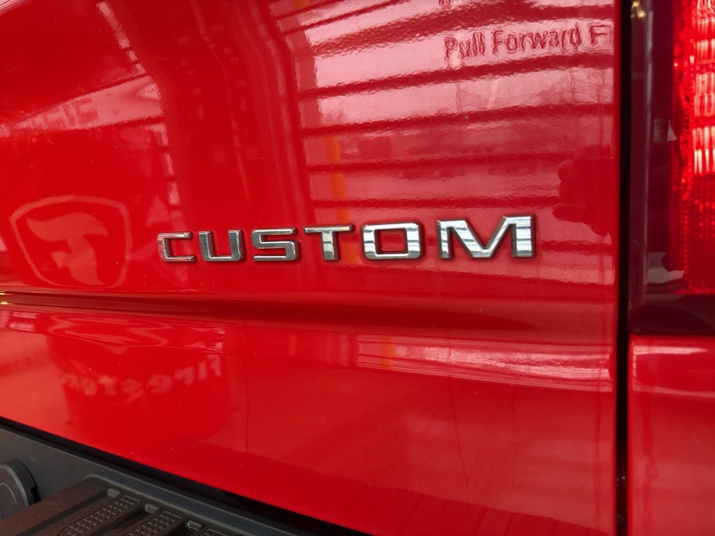 2023 Chevrolet Silverado Custom