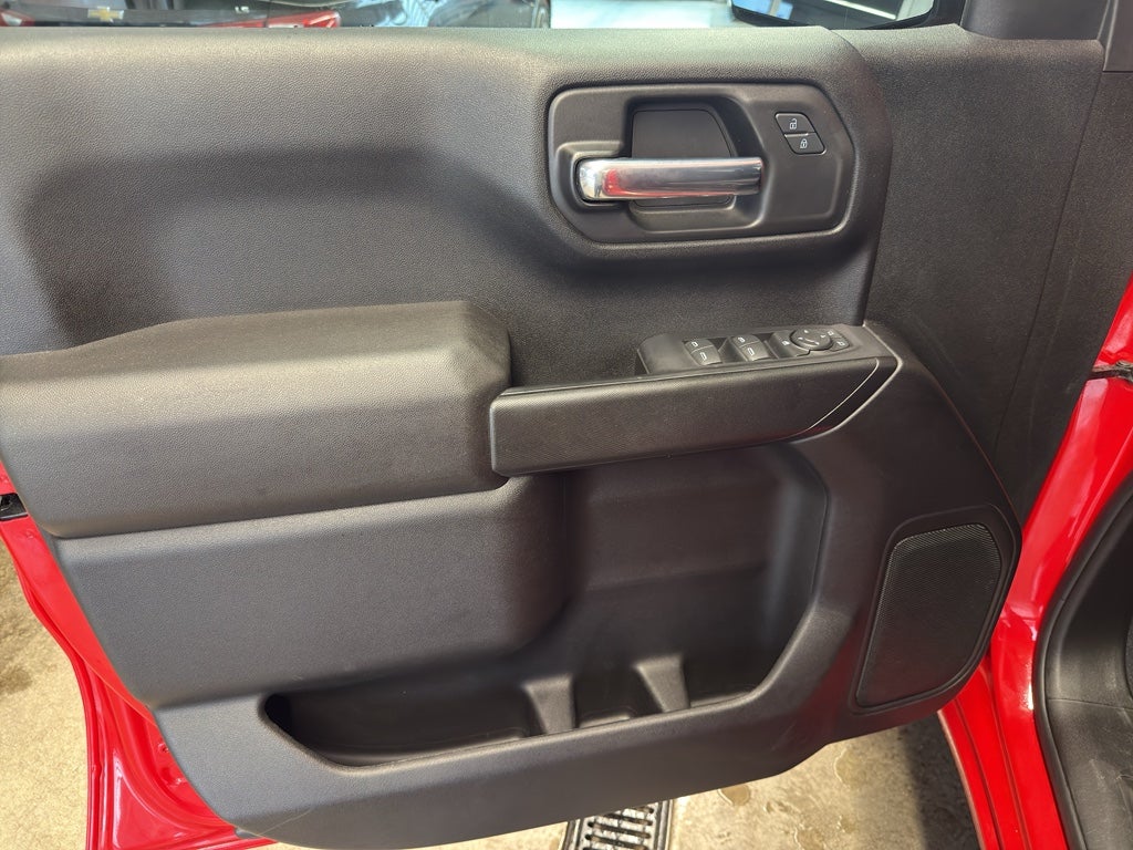 2023 Chevrolet Silverado Custom