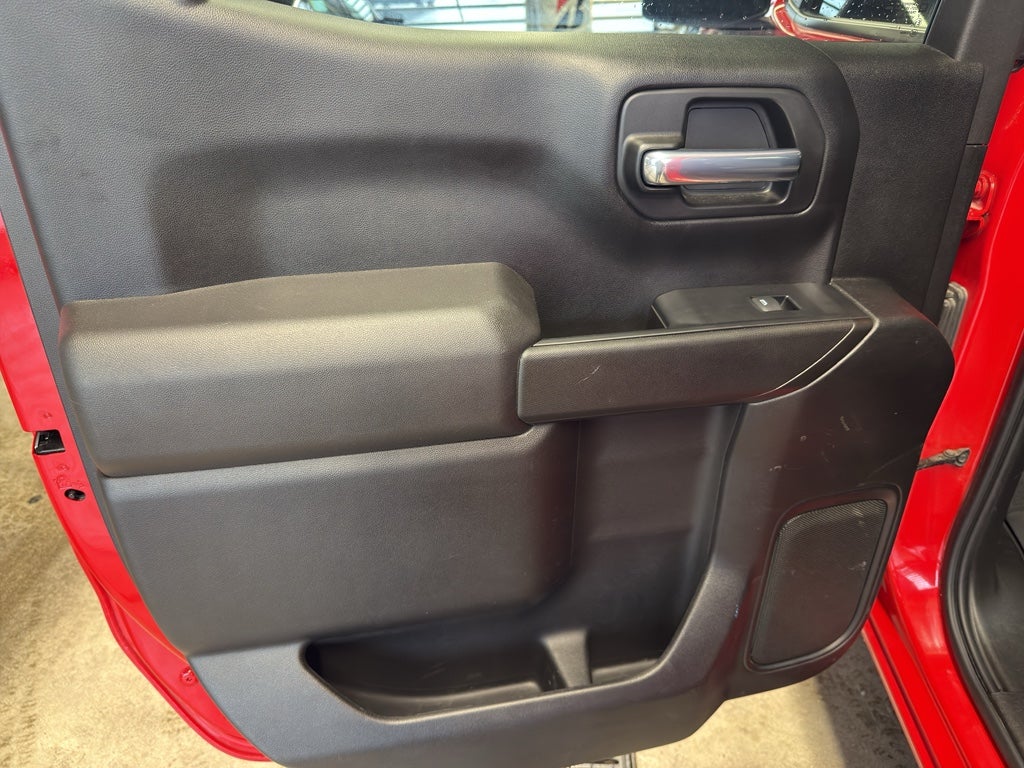 2023 Chevrolet Silverado Custom