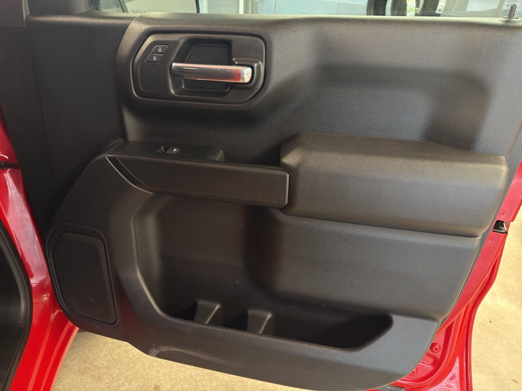 2023 Chevrolet Silverado Custom