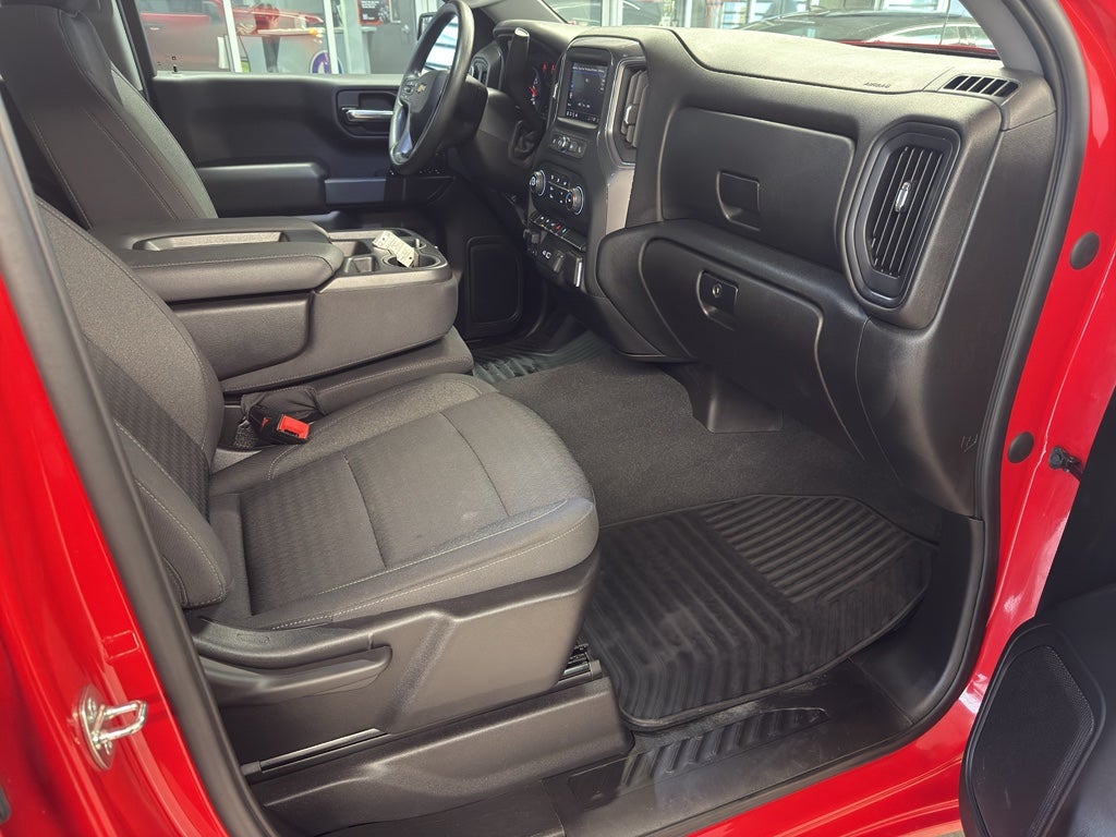 2023 Chevrolet Silverado Custom