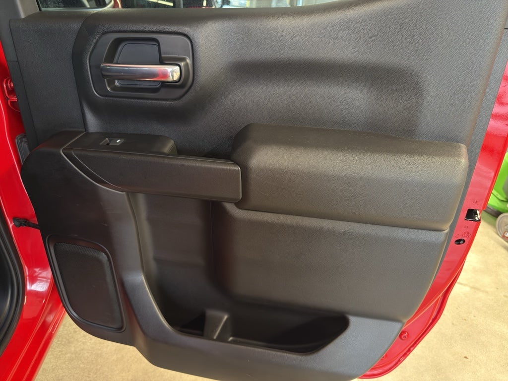 2023 Chevrolet Silverado Custom