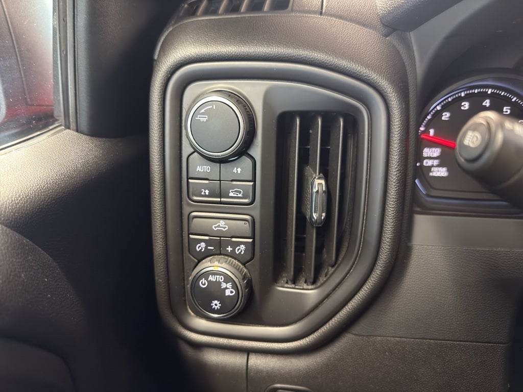 2023 Chevrolet Silverado Custom