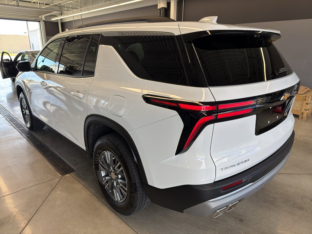 2026 Chevrolet Traverse FWD LT