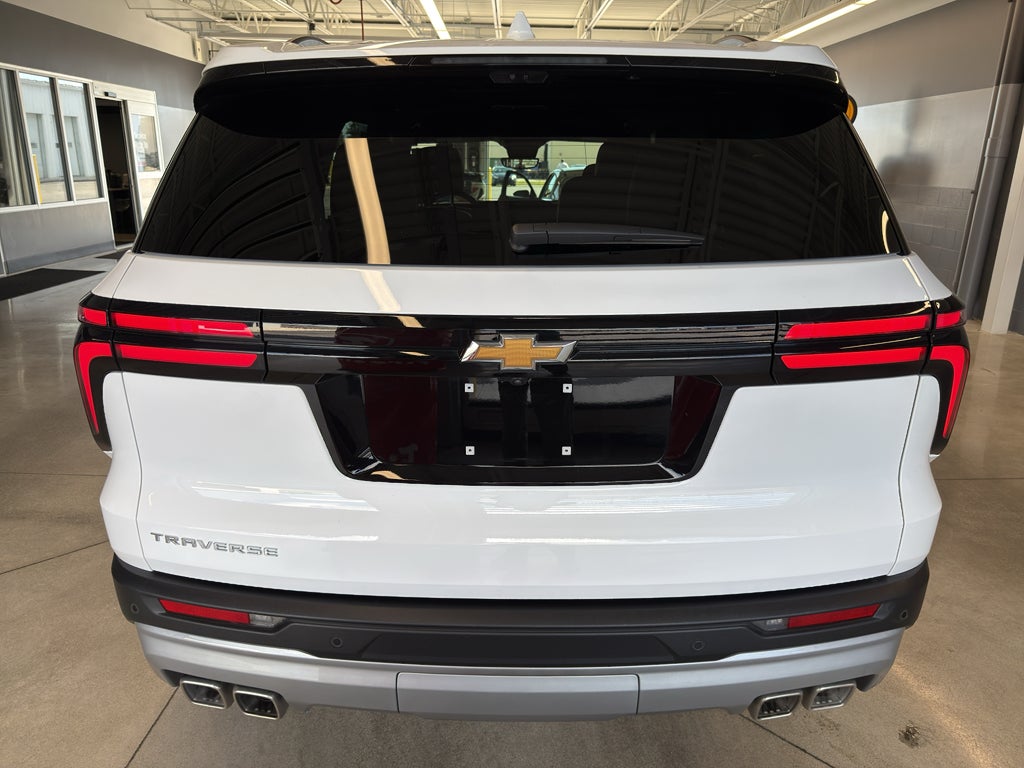 2026 Chevrolet Traverse FWD LT