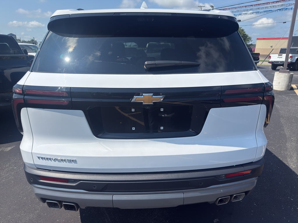 2026 Chevrolet Traverse FWD LT