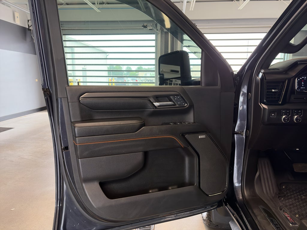 2024 GMC Sierra AT4