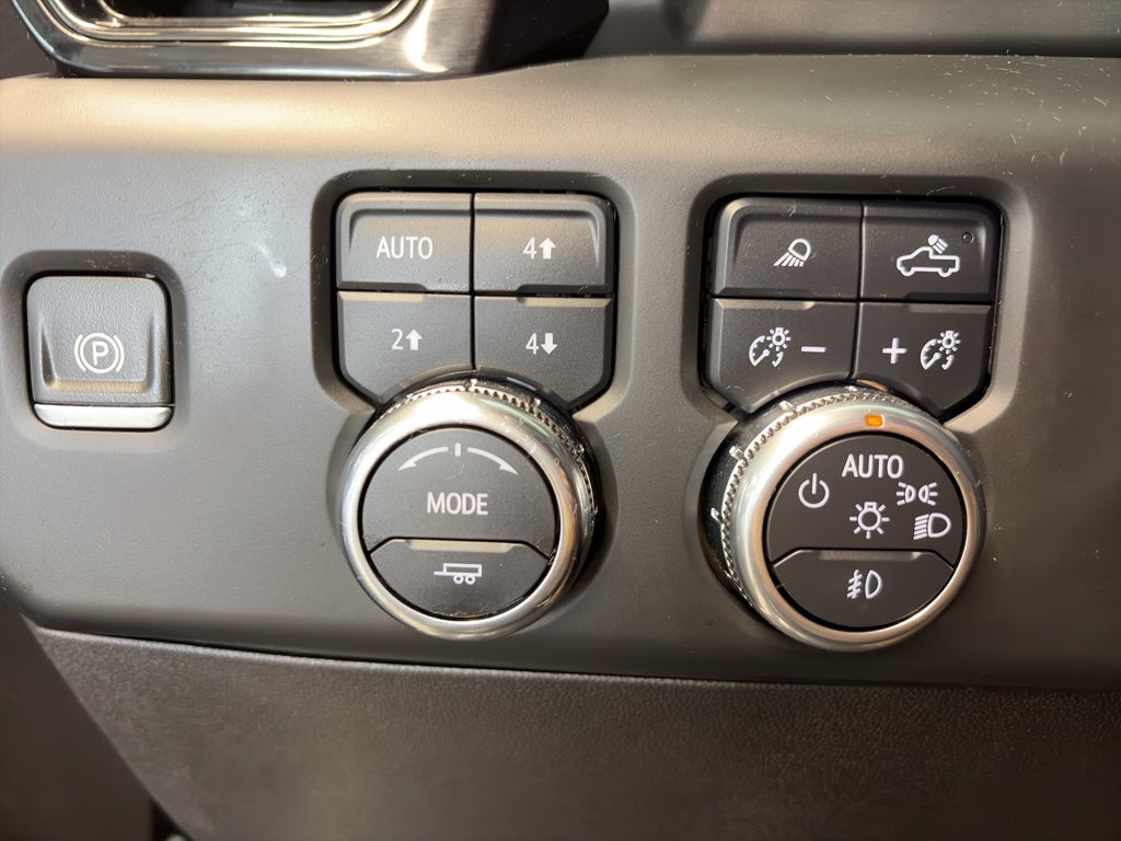 2024 GMC Sierra AT4