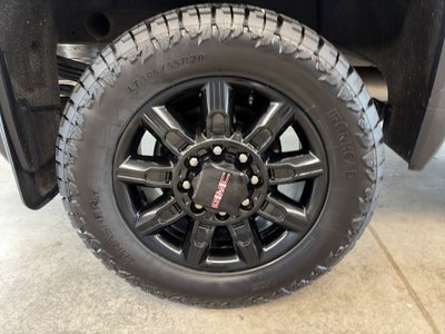 2024 GMC Sierra AT4
