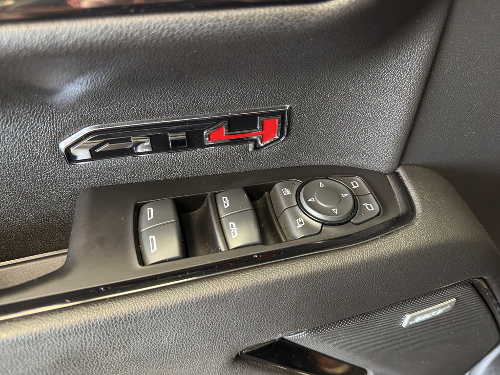 2023 GMC Sierra AT4