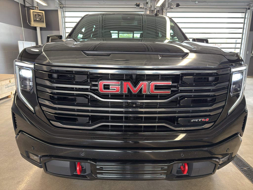 2023 GMC Sierra AT4