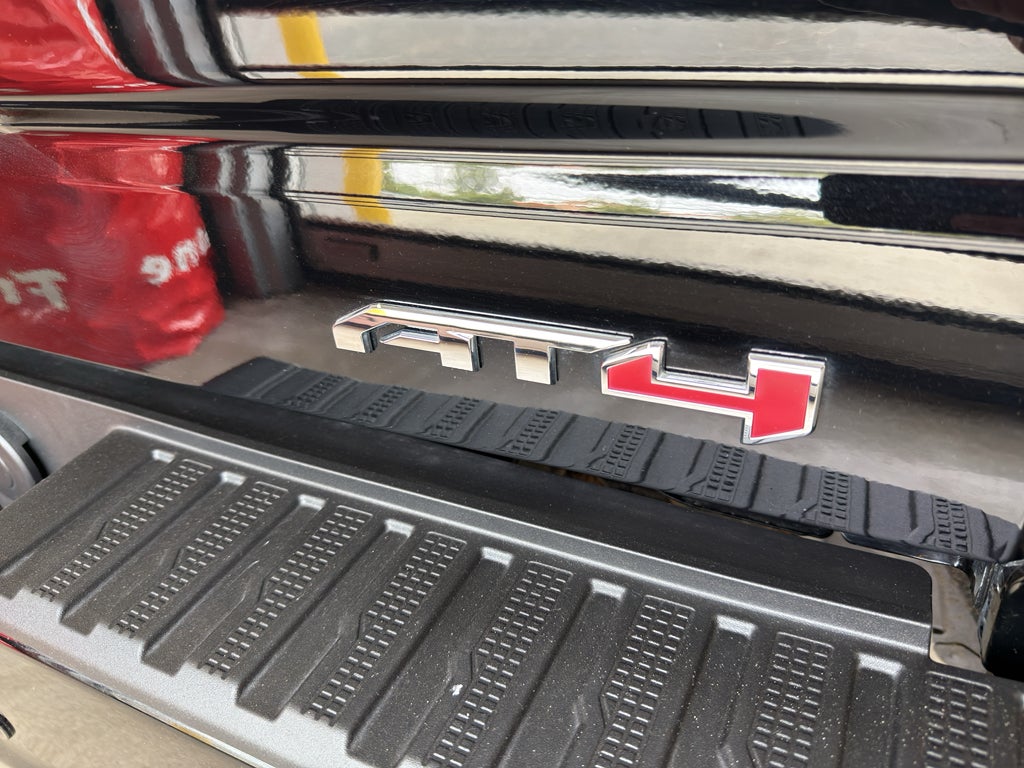 2023 GMC Sierra AT4