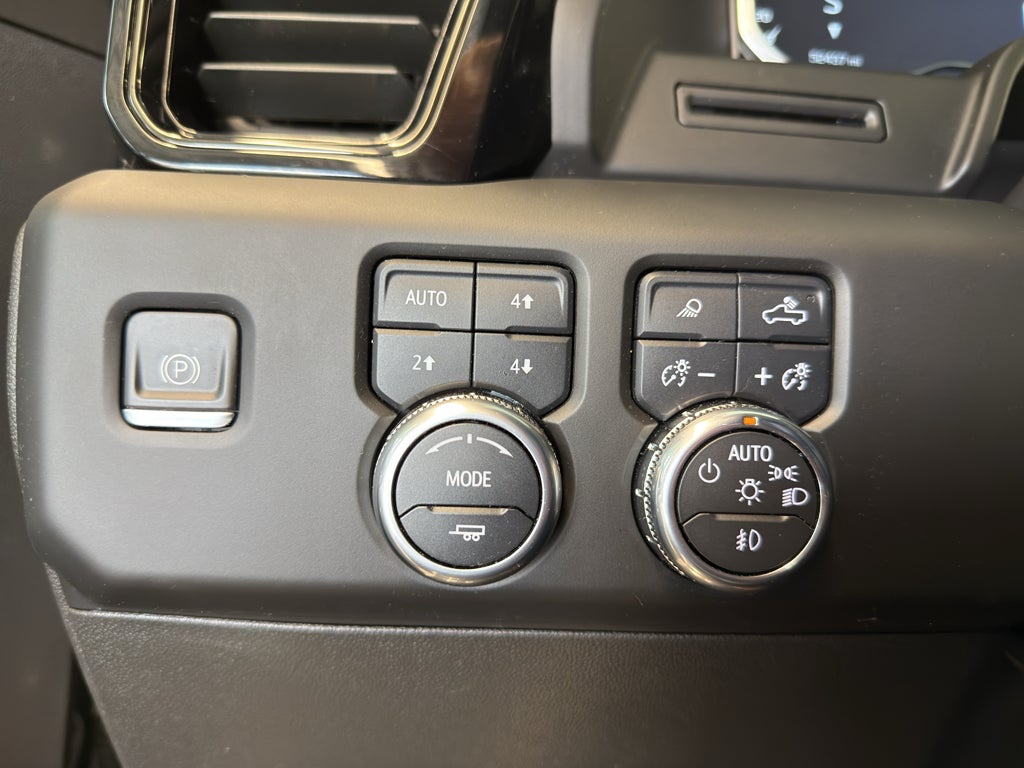 2023 GMC Sierra AT4