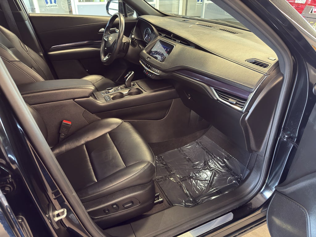2023 Cadillac XT4 AWD Luxury