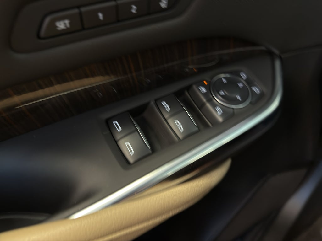 2024 Cadillac XT4 FWD Premium Luxury