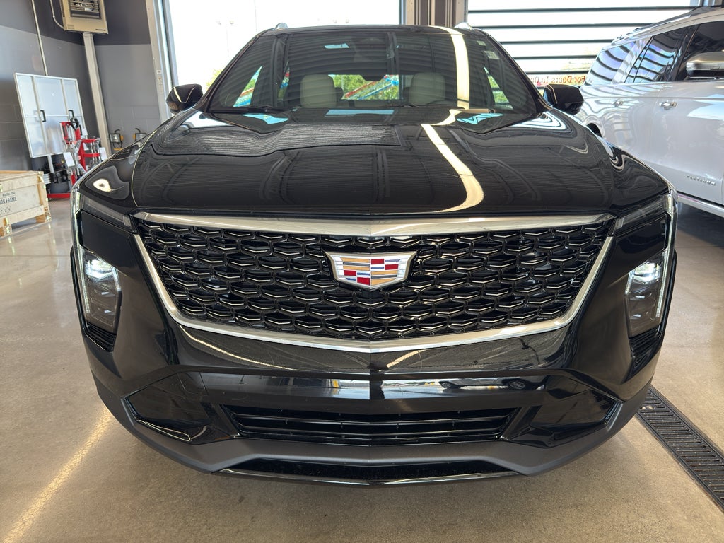 2024 Cadillac XT4 FWD Premium Luxury