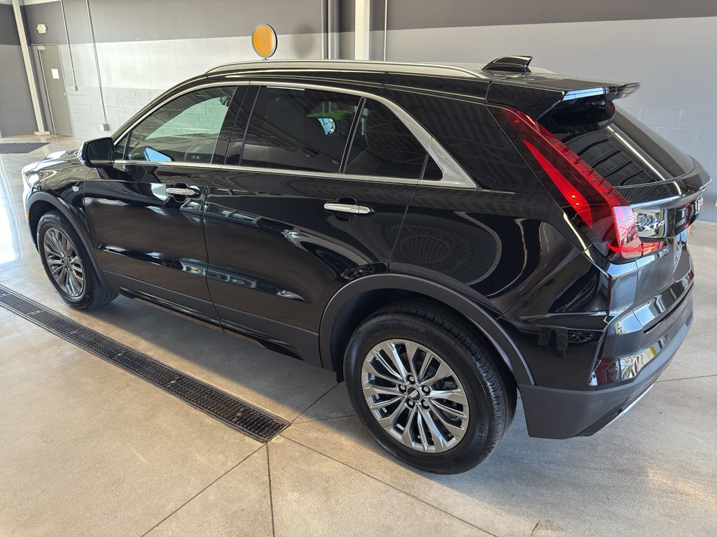 2024 Cadillac XT4 FWD Premium Luxury
