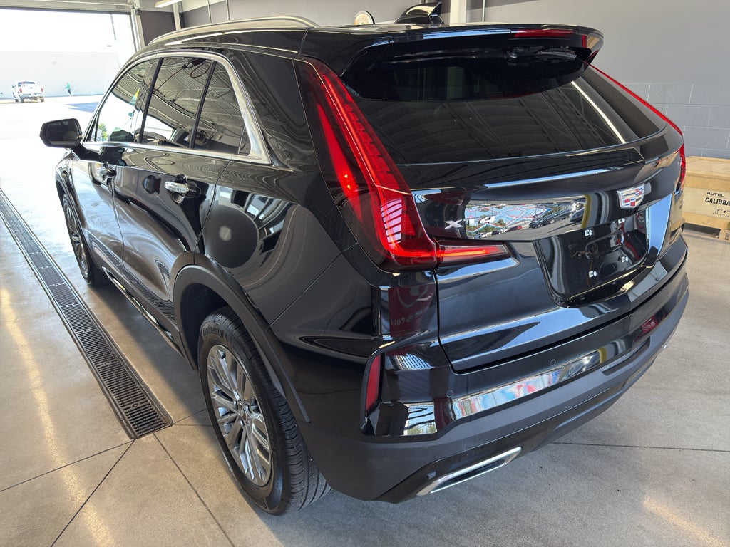 2024 Cadillac XT4 FWD Premium Luxury