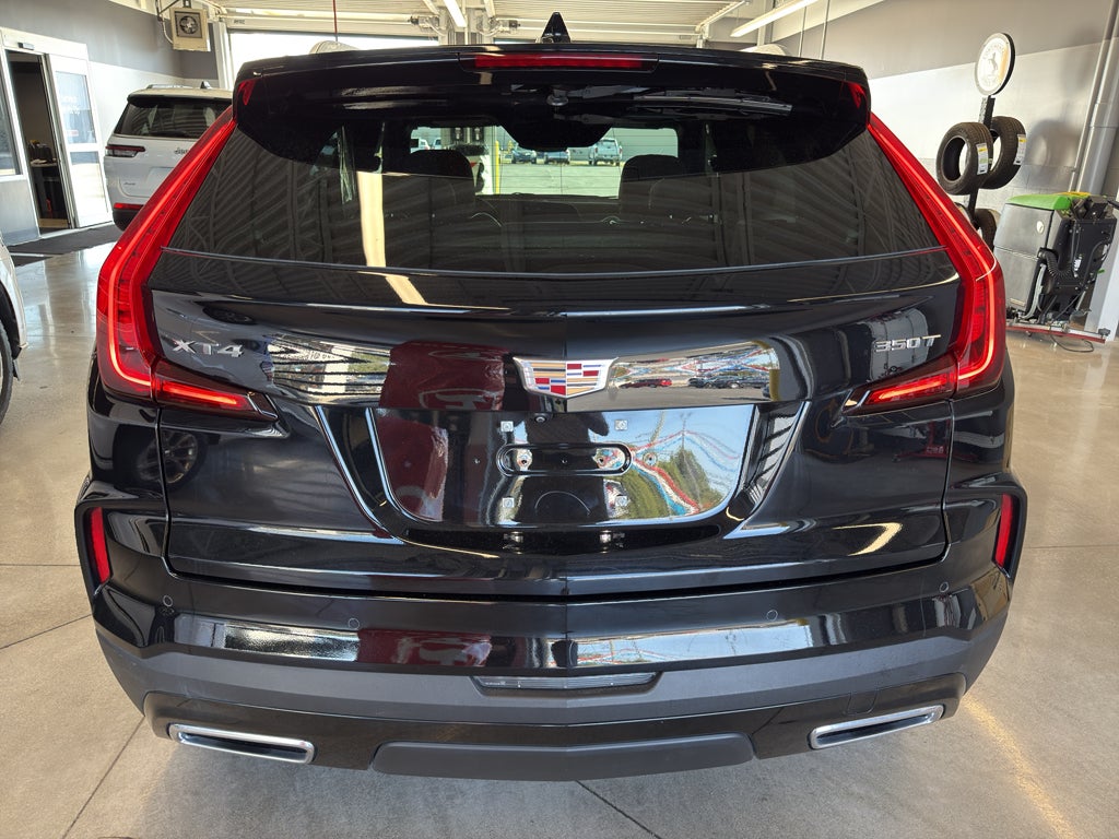 2024 Cadillac XT4 FWD Premium Luxury