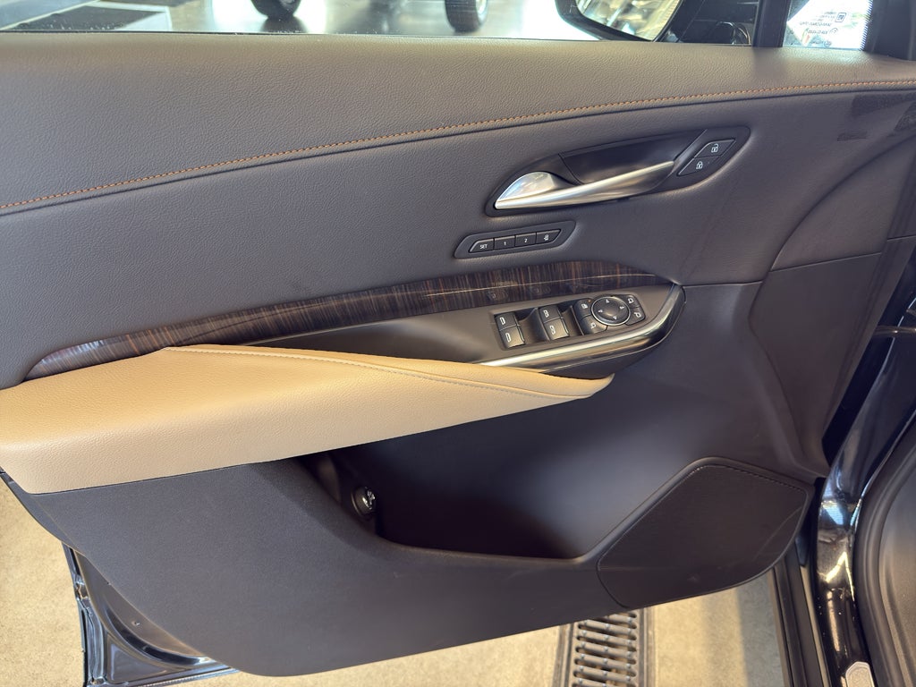 2024 Cadillac XT4 FWD Premium Luxury