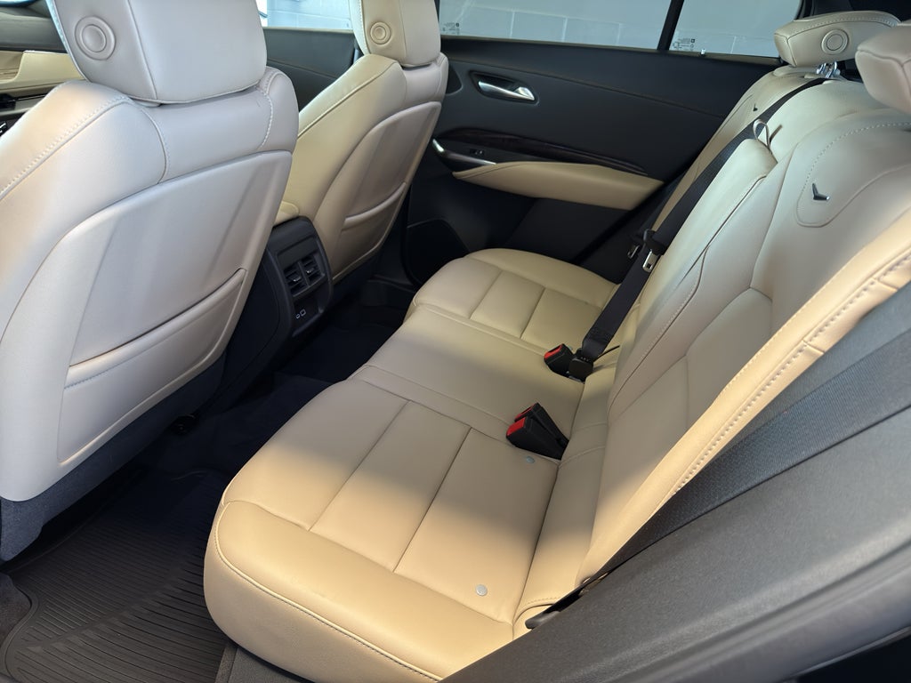 2024 Cadillac XT4 FWD Premium Luxury