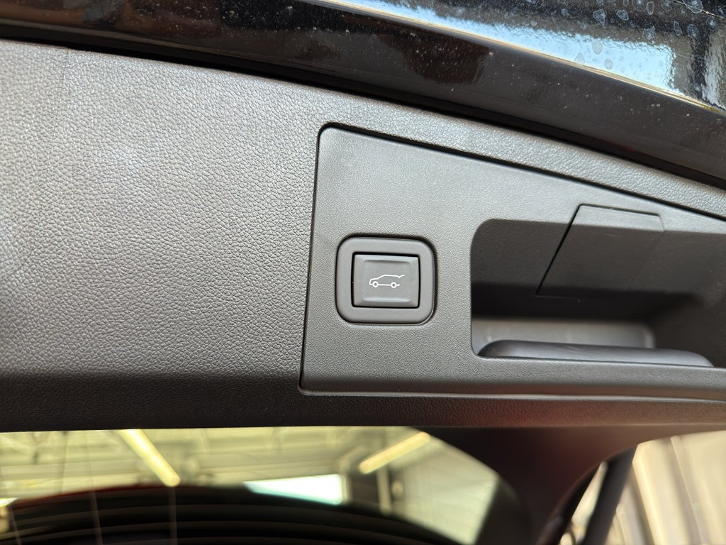 2024 Cadillac XT4 FWD Premium Luxury