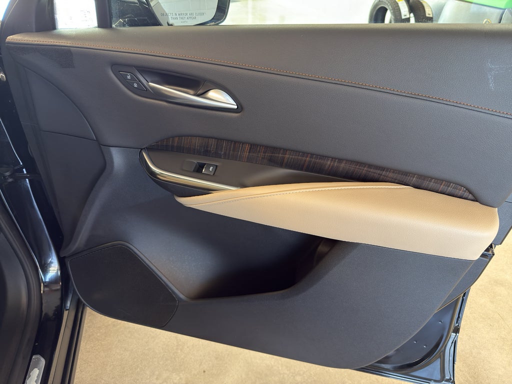 2024 Cadillac XT4 FWD Premium Luxury