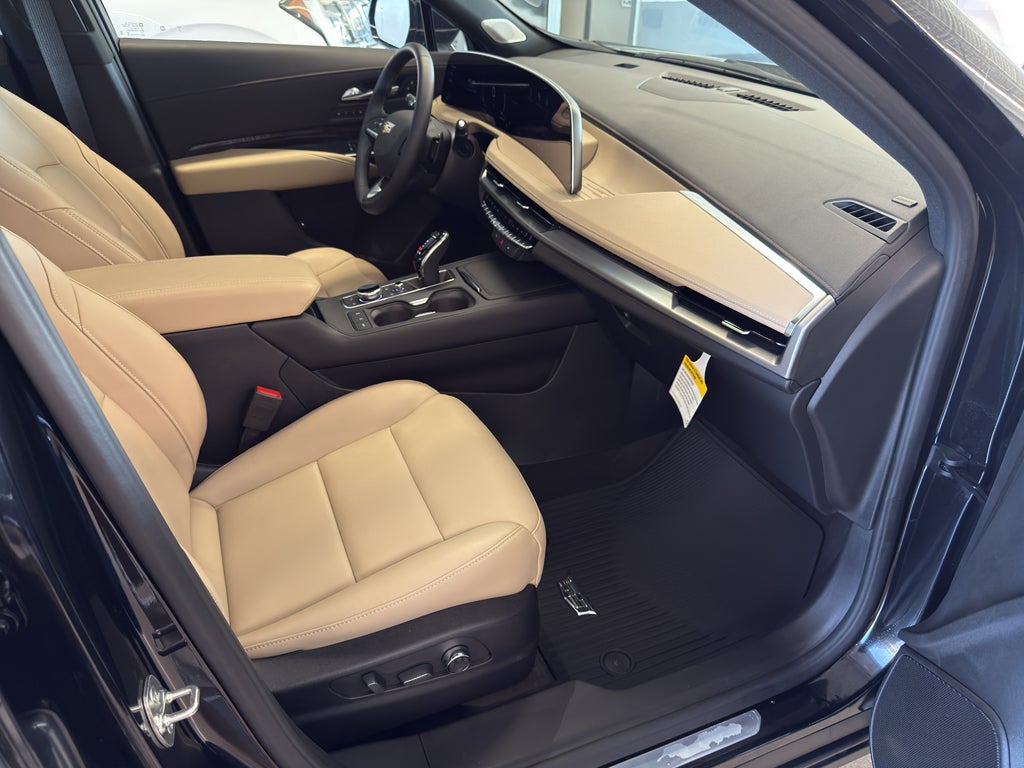 2024 Cadillac XT4 FWD Premium Luxury