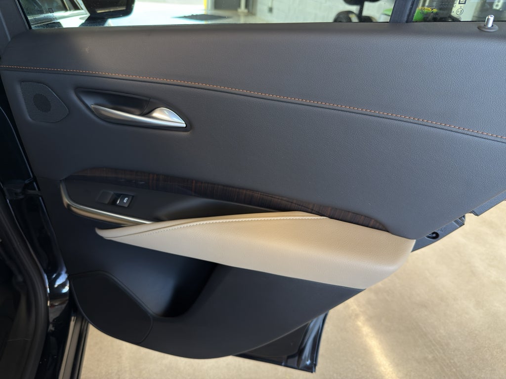 2024 Cadillac XT4 FWD Premium Luxury