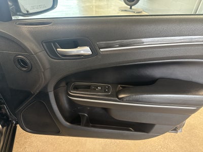 2021 Chrysler 300 Touring L