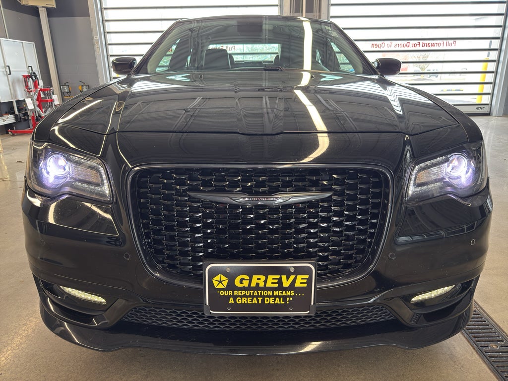 2023 Chrysler 300 300 Touring L