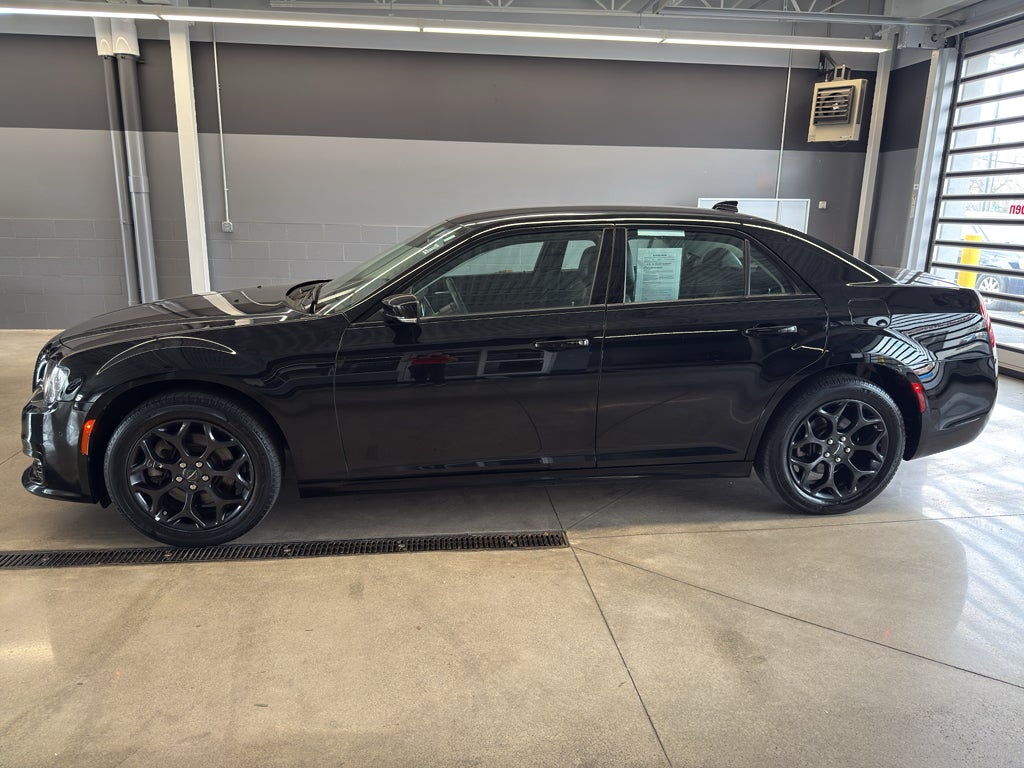 2023 Chrysler 300 300 Touring L