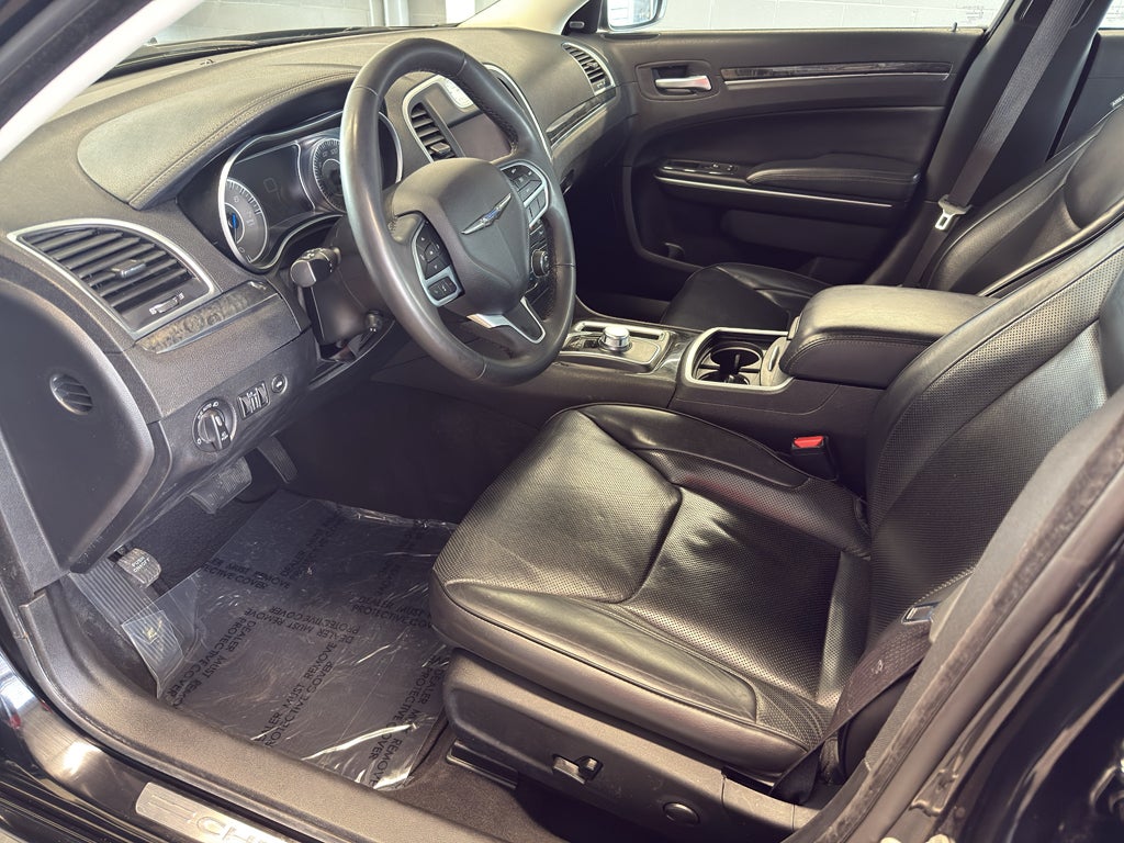 2023 Chrysler 300 300 Touring L