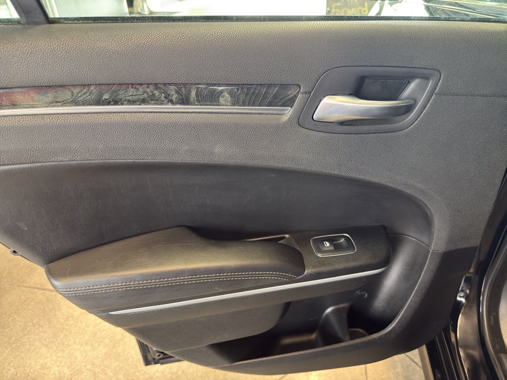 2023 Chrysler 300 300 Touring L