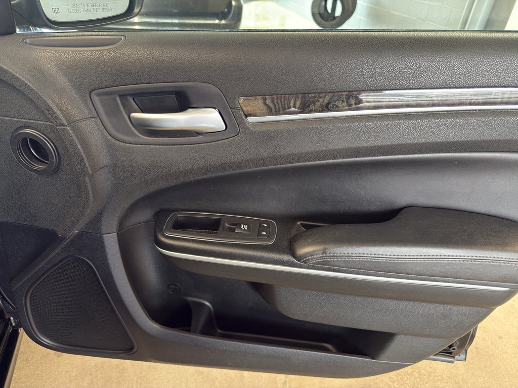 2023 Chrysler 300 300 Touring L