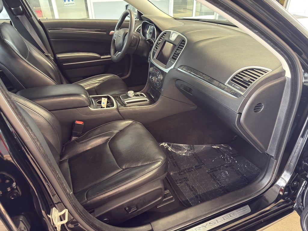 2023 Chrysler 300 300 Touring L