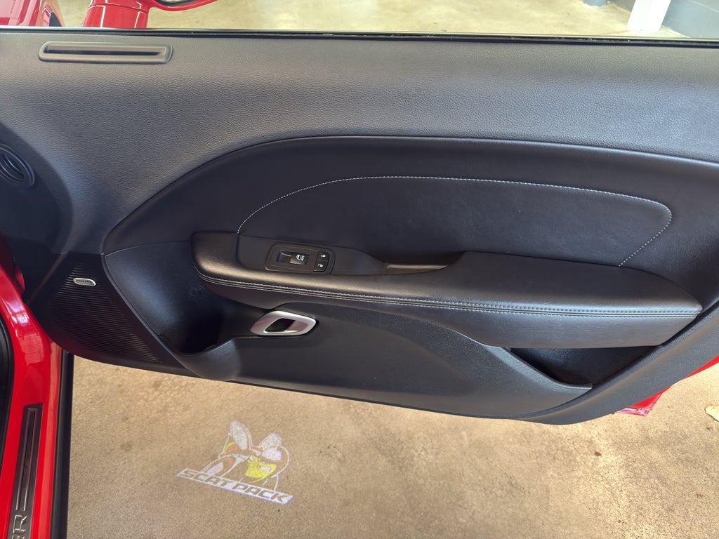 2018 Dodge Challenger 392 Hemi Scat Pack Shaker