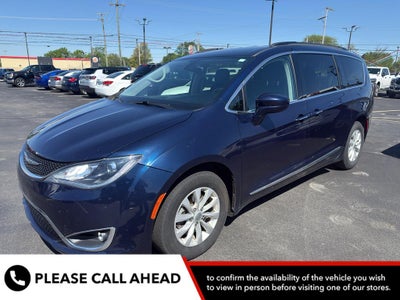 2017 Chrysler Pacifica Touring-L