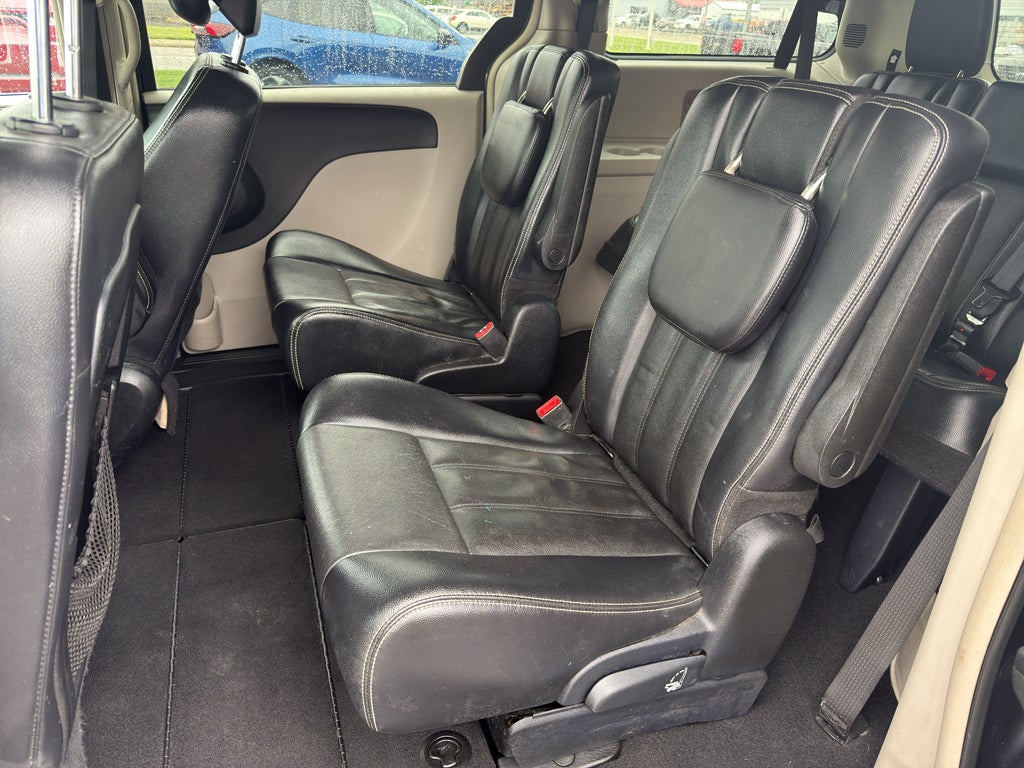 2013 Chrysler Town & Country Touring