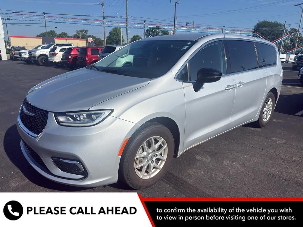 2024 Chrysler Pacifica Touring L