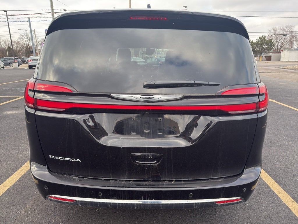 2025 Chrysler Pacifica Select