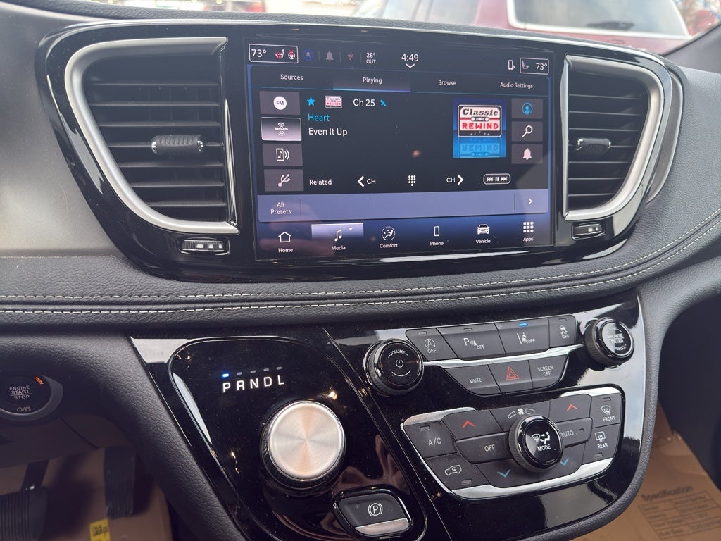 2025 Chrysler Pacifica Select